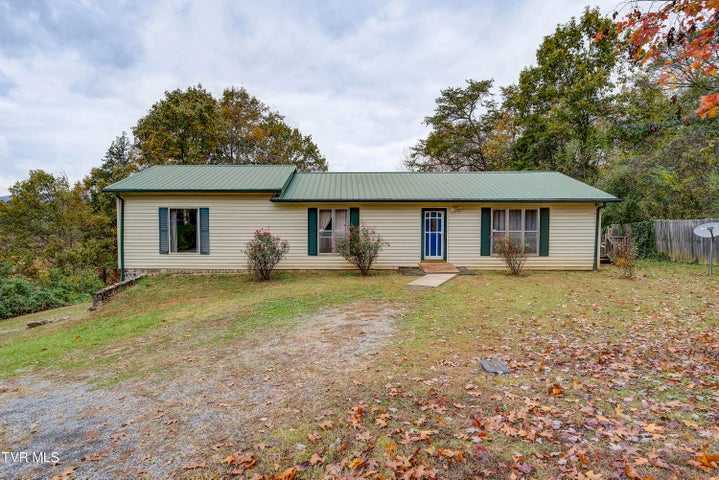 1st photo of 135 Walnut Drive