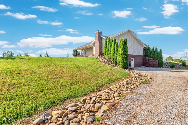 1st photo of 487 Kearney Road