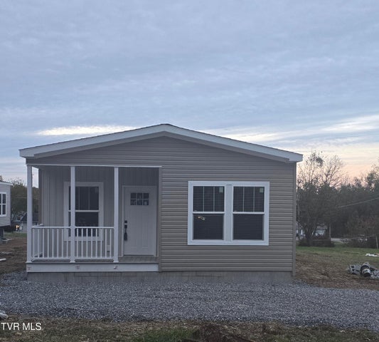 1st photo of 2204 Oak St Street