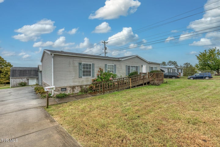 1st photo of 1122 Anderson Loop