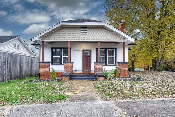 1st photo of 612 Lynn Avenue