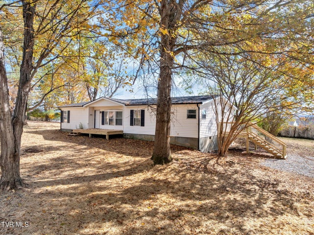 1st photo of 447 Bayhill Drive