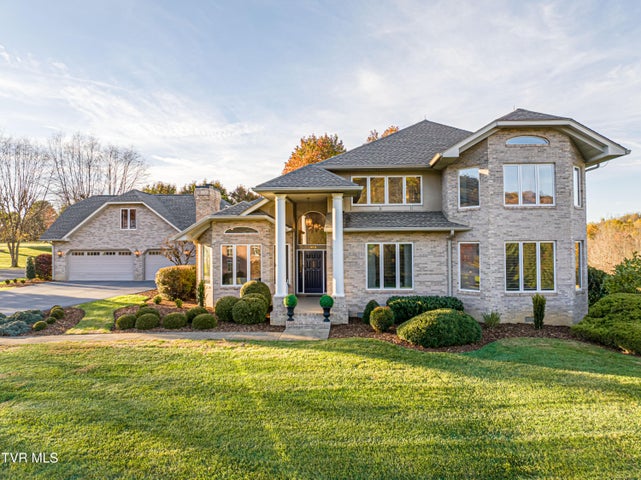 1st photo of 469 Winterham Drive