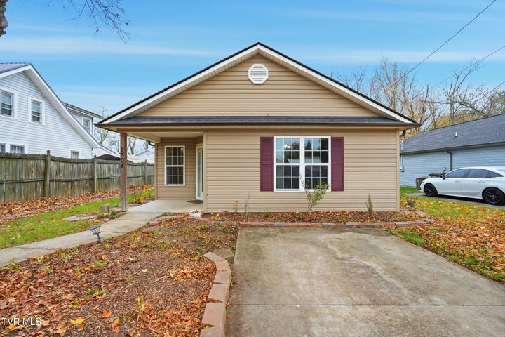 1st photo of 2504 Overlook Road