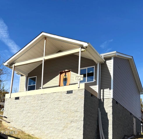 1st photo of 1724 Pendleton Street