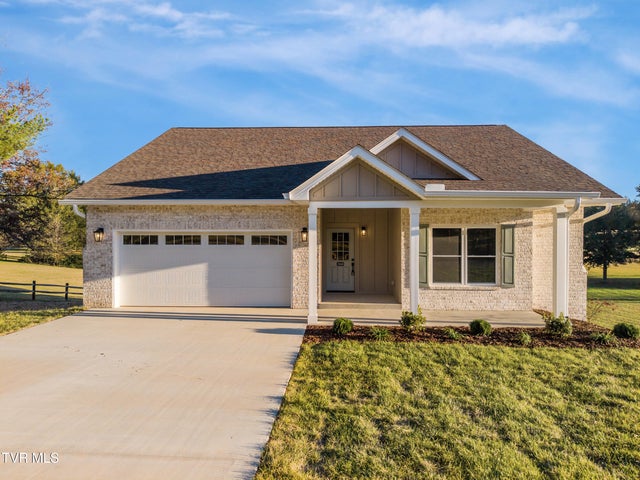 1st photo of 260 Par Lane 