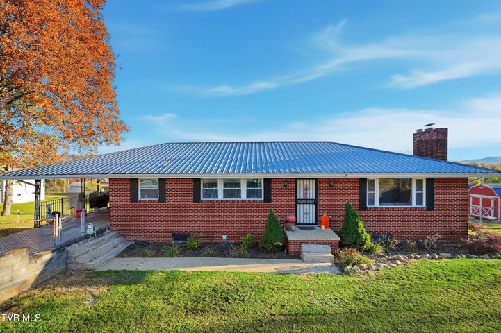 1st photo of 432 Dogwood Street