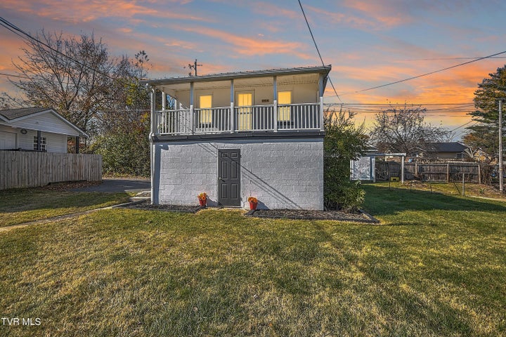 1st photo of 1003 1/2 Watauga Avenue