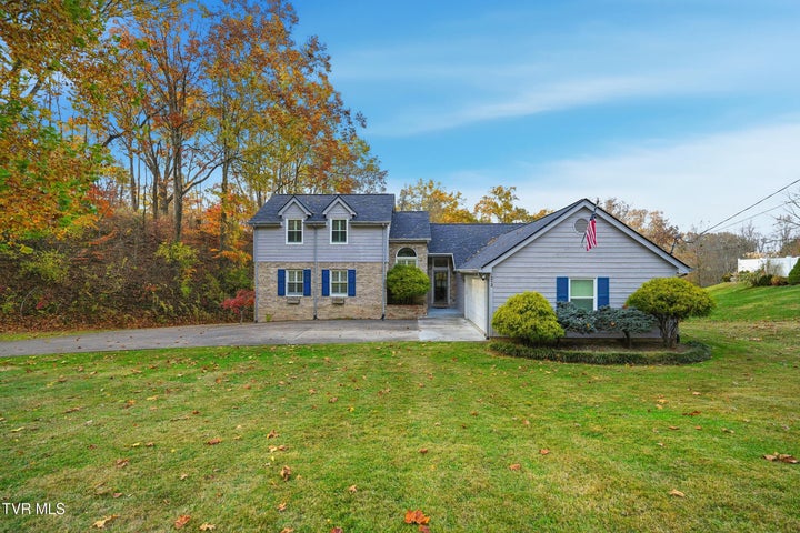 1st photo of 212 Old Castle Road