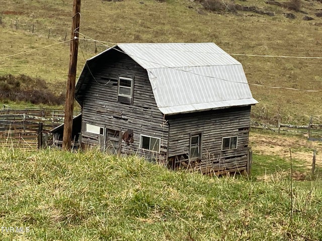 1st photo of 214 Comers Creek Road