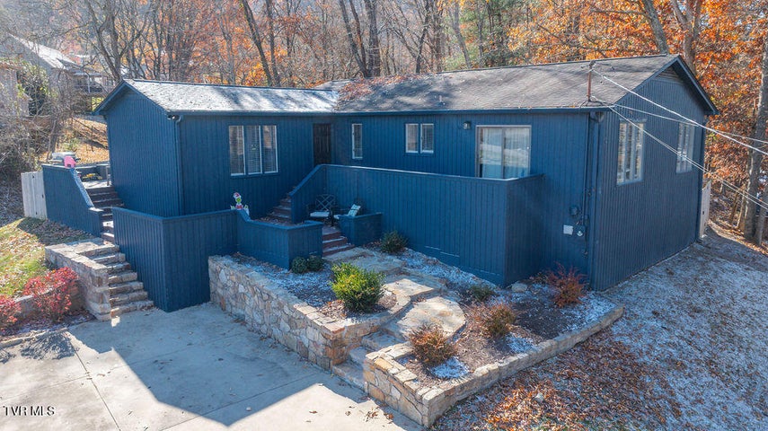 1st photo of 2005 Malvern Drive