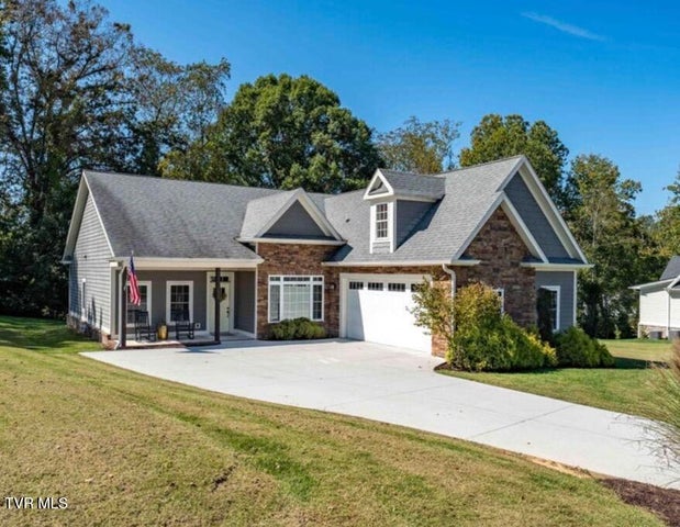 1st photo of 195 Creek Side Court