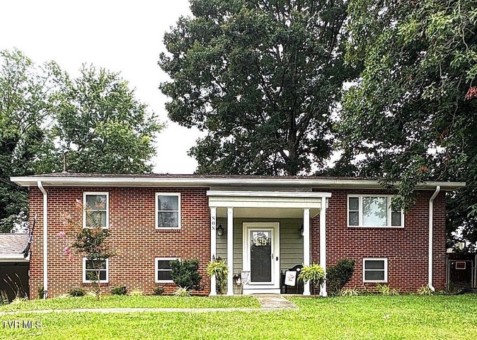 1st photo of 808 Liberty Drive