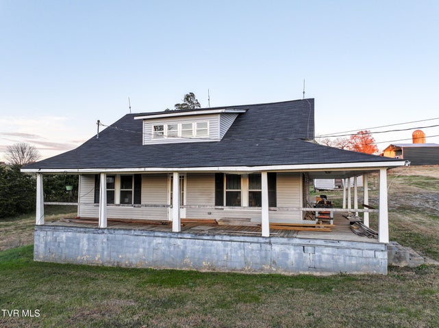 1st photo of 840 Bright Hope Road