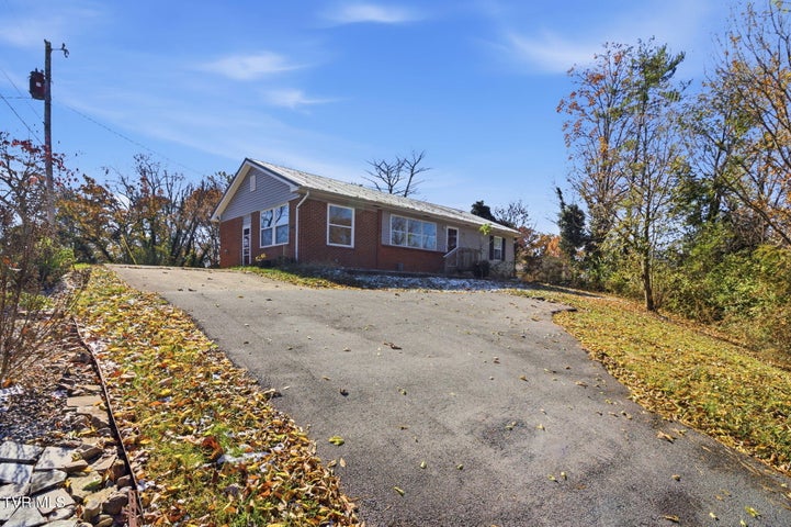 1st photo of 108 Cottonwood Drive