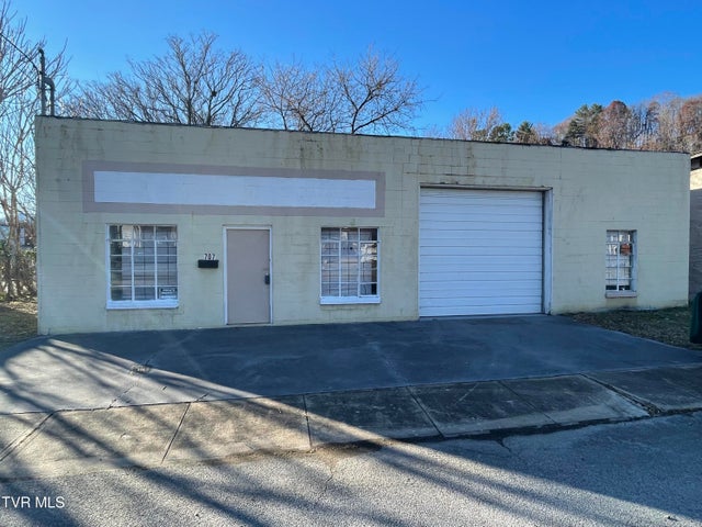 1st photo of 707 Watauga Avenue