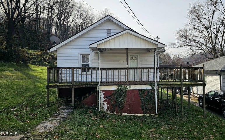 1st photo of 604 Blondell Avenue