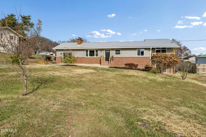 1st photo of 312 Sunnybrook Drive