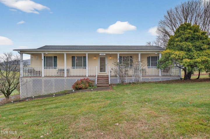 1st photo of 15002 Peaceful Valley Road Road