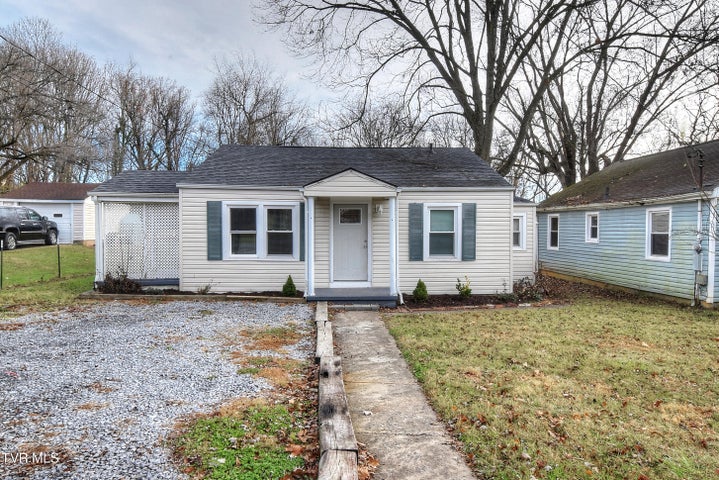 1st photo of 805 Maple Street