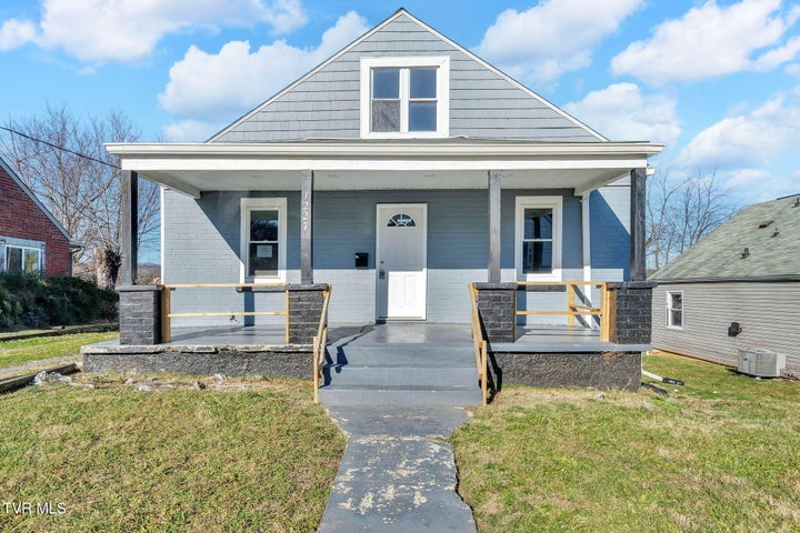 1st photo of 1227 Shelby Street