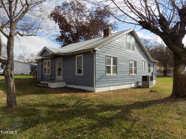 1st photo of 1200 E Mckinney Avenue