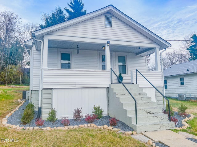 1st photo of 815 Vernon Street