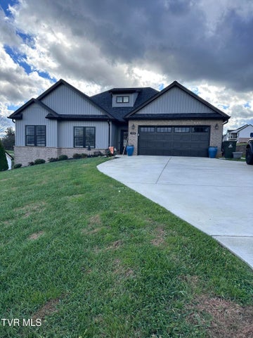 1st photo of 153 Hillrise Road