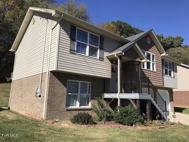 1st photo of 124 Grove Drive