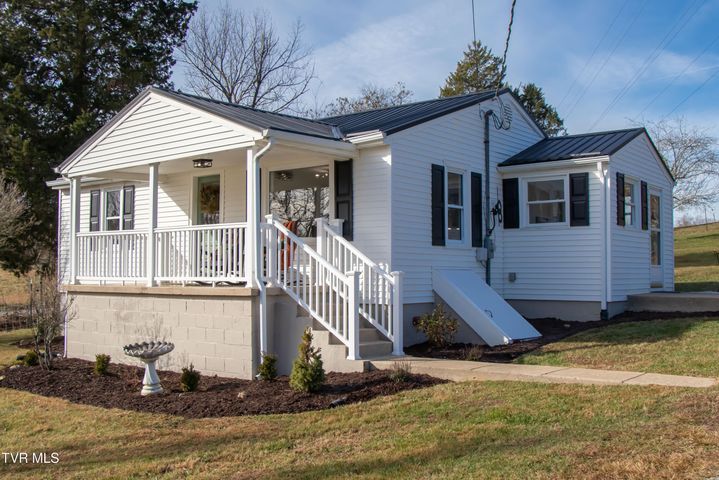 1st photo of 2111 Island Road