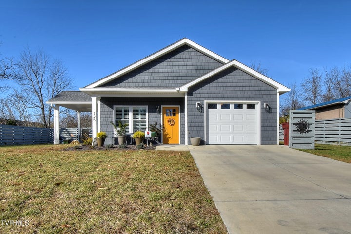 1st photo of 125 Lynn Road