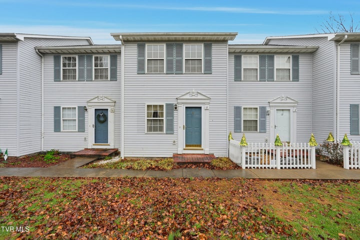 1st photo of 219 Hunter Hills Circle