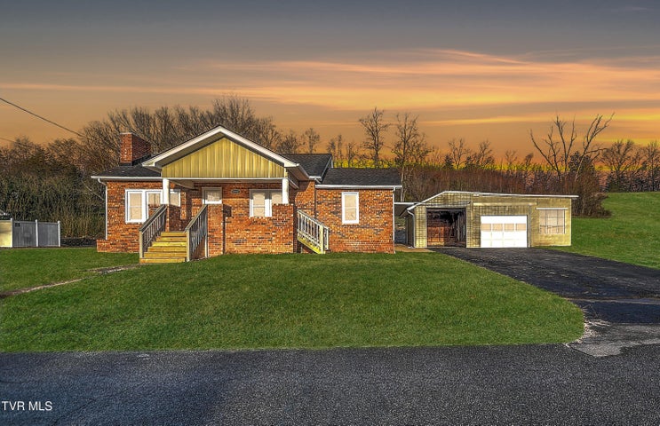 1st photo of 4216 Maplewood Street