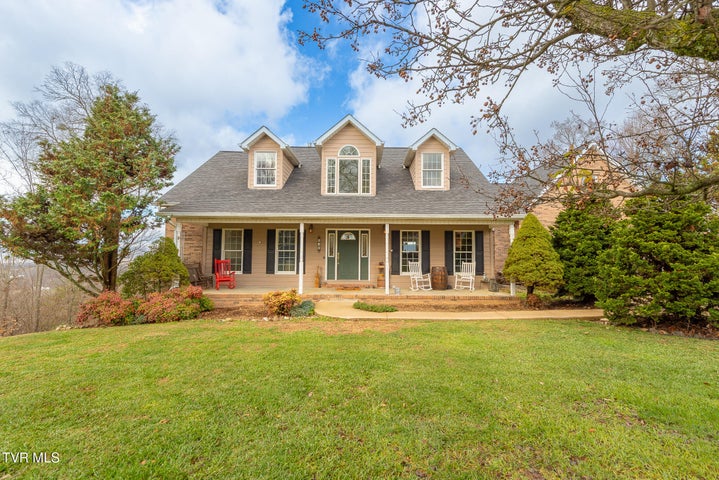 1st photo of 512 Wood View Court