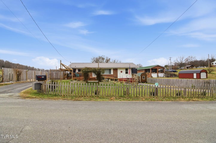 1st photo of 30 Deerfoot Lane