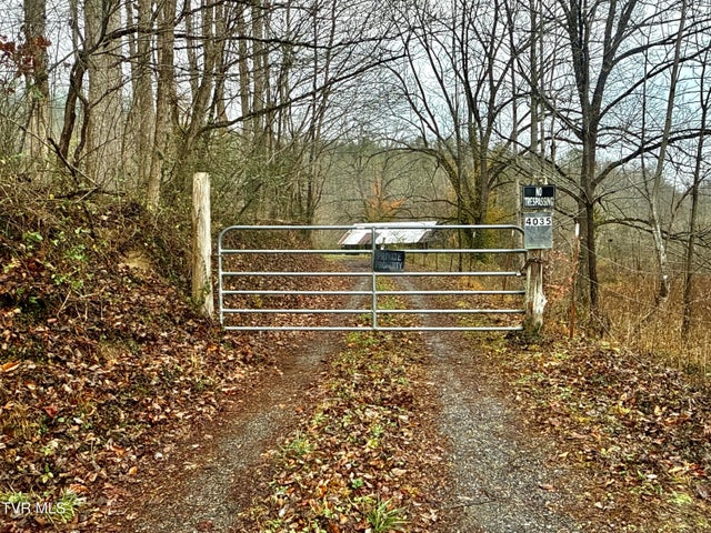 1st photo of 4035 Lindsey Gap Road