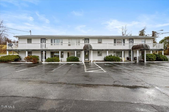 1st photo of 33424 Bunker Hill Lane