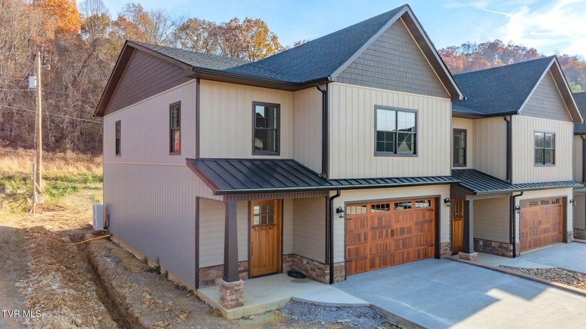 1st photo of 1036 Cummings St 