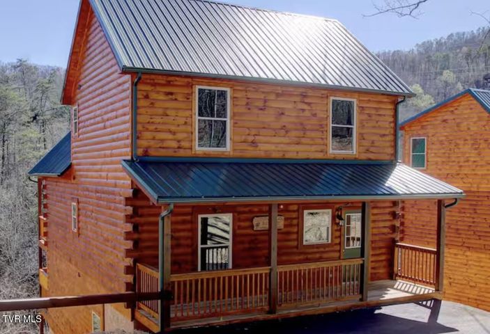 1st photo of 817 String Run Way 