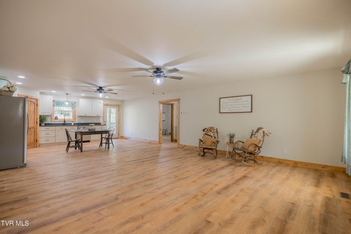 1st photo of 350 Possum Creek Road