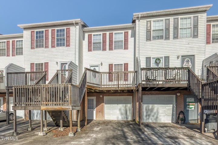 1st photo of 121 Bilco Street