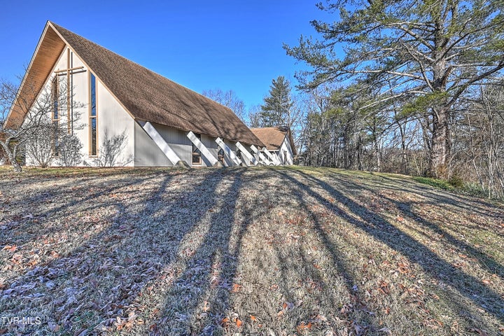 1st photo of 607 Greenfield Place