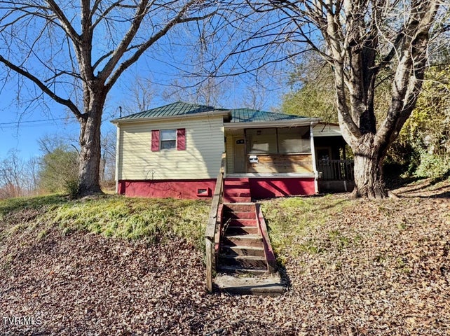 1st photo of 169 Midland Circle