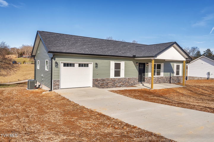 1st photo of 6020 Newport Highway