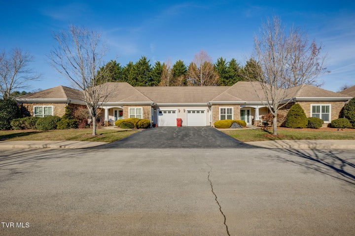 1st photo of 211 University Parkway 