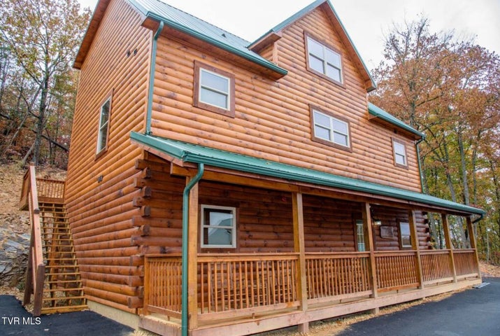 1st photo of 834 String Run Way