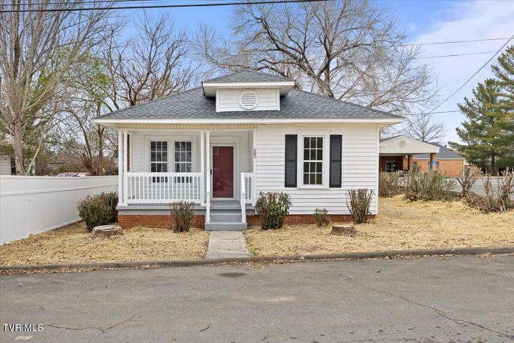 1st photo of 205 Perry Street