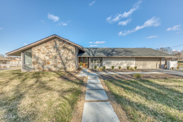 1st photo of 715 Hollyhill Road