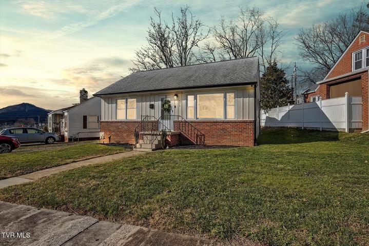 1st photo of 209 Tennessee Street