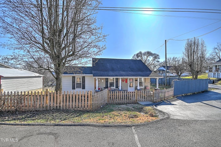 1st photo of 1621 Charles Street